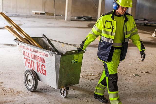 Leijona lanseeraa täysin uuden erittäin näkyvän suojavaatemalliston