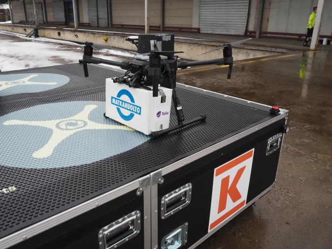 Dronejen käyttömahdollisuuksissa vain avaruus rajana
