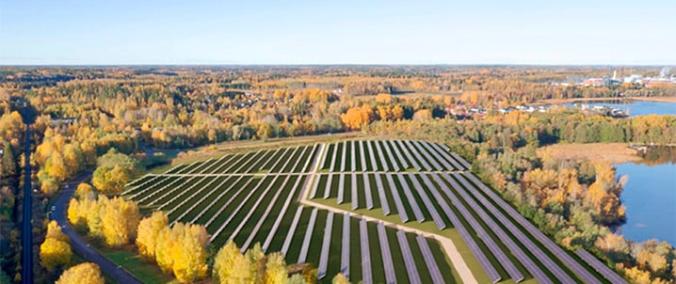 Helen kiihdyttää investointejaan aurinkoenergiaan – teollisen mittaluokan aurinkopuisto nousee Lohjalle 