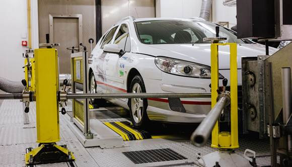 Moottorin säätäminen uusiutuvalle dieselille pienentää polttoaineen kulutusta ja päästöjä
