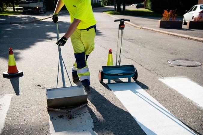 Stara otti käyttöön biopohjaisen tiemerkintämassan – mikromuovipäästöt vähenevät merkittävästi