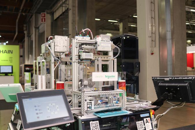 Aalto-yliopistosta valmistuu avoimen automaation osaajia
