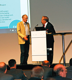 EFNMS:n puheenjohtaja Herman Baets (vas.) ja presidentti Göran Westerholm.