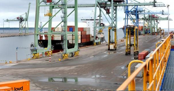kalmar_fleet_helps_finlands_largest_container_terminal_reach_maximum_availability-2